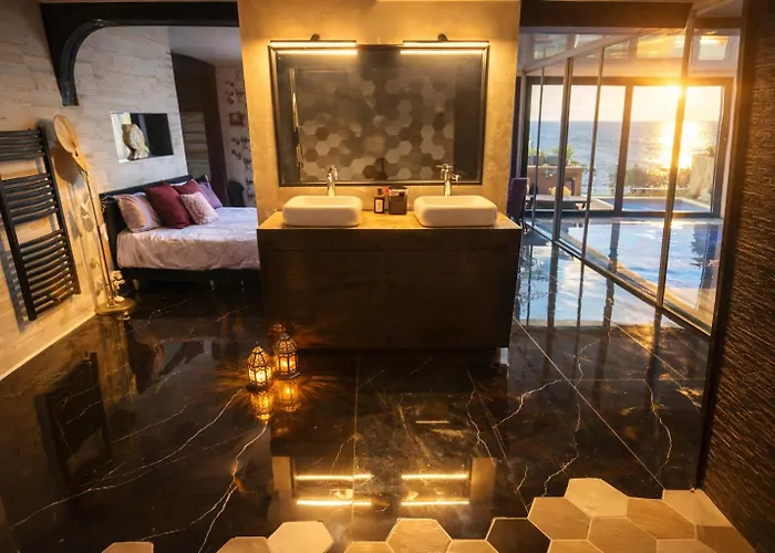 Le Dauphin 4 Etoiles Vu Villa *